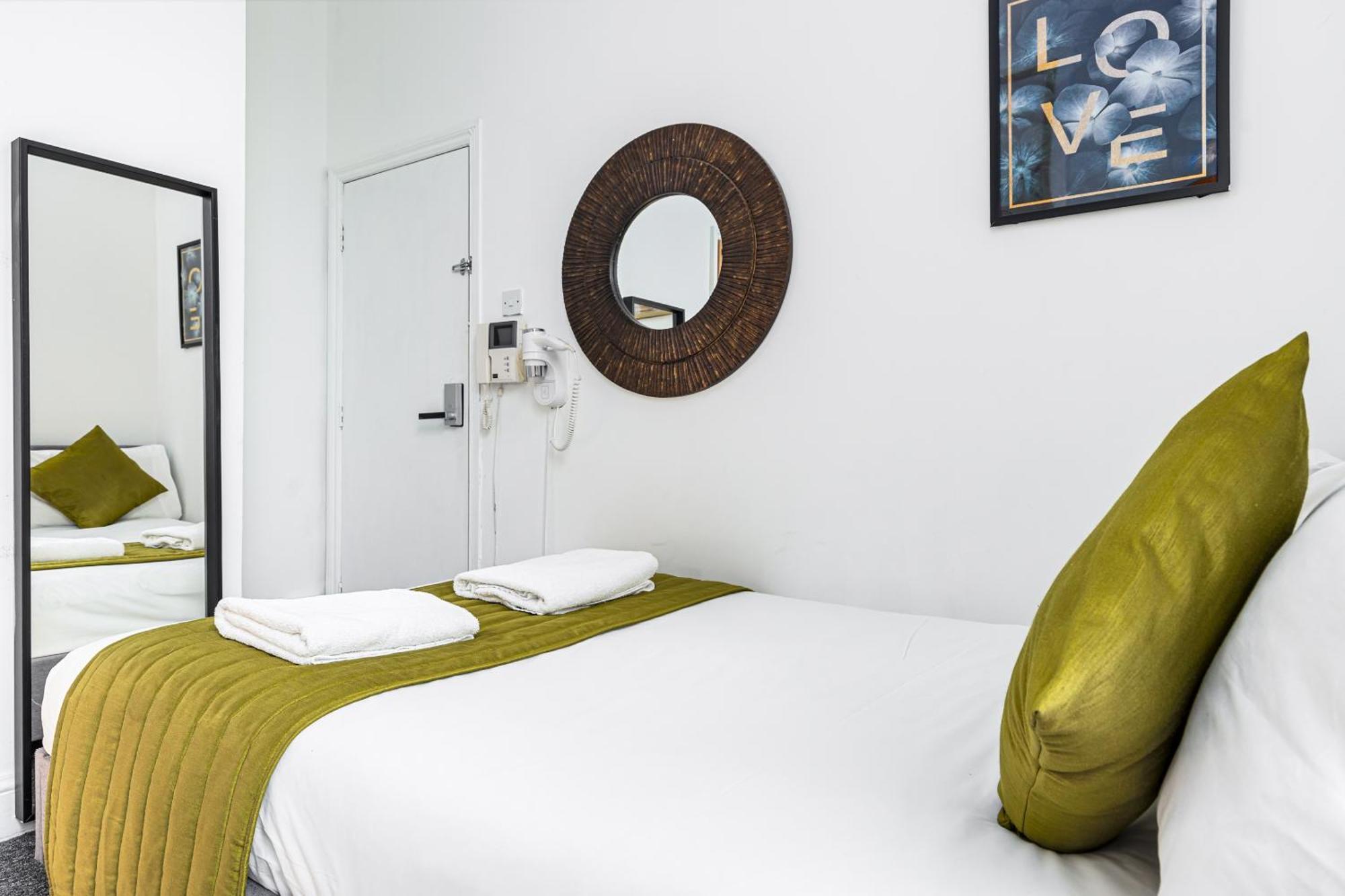 Ryam Suites London Værelse billede